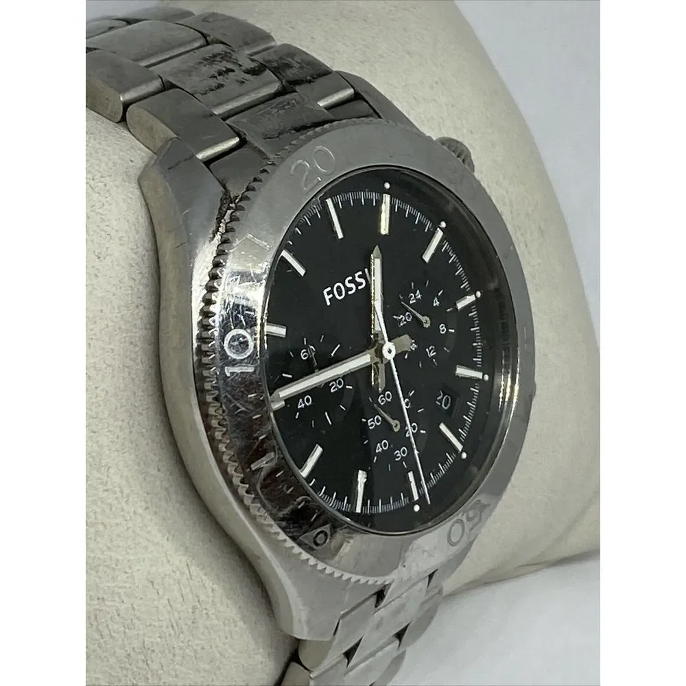 Fossil retro traveler